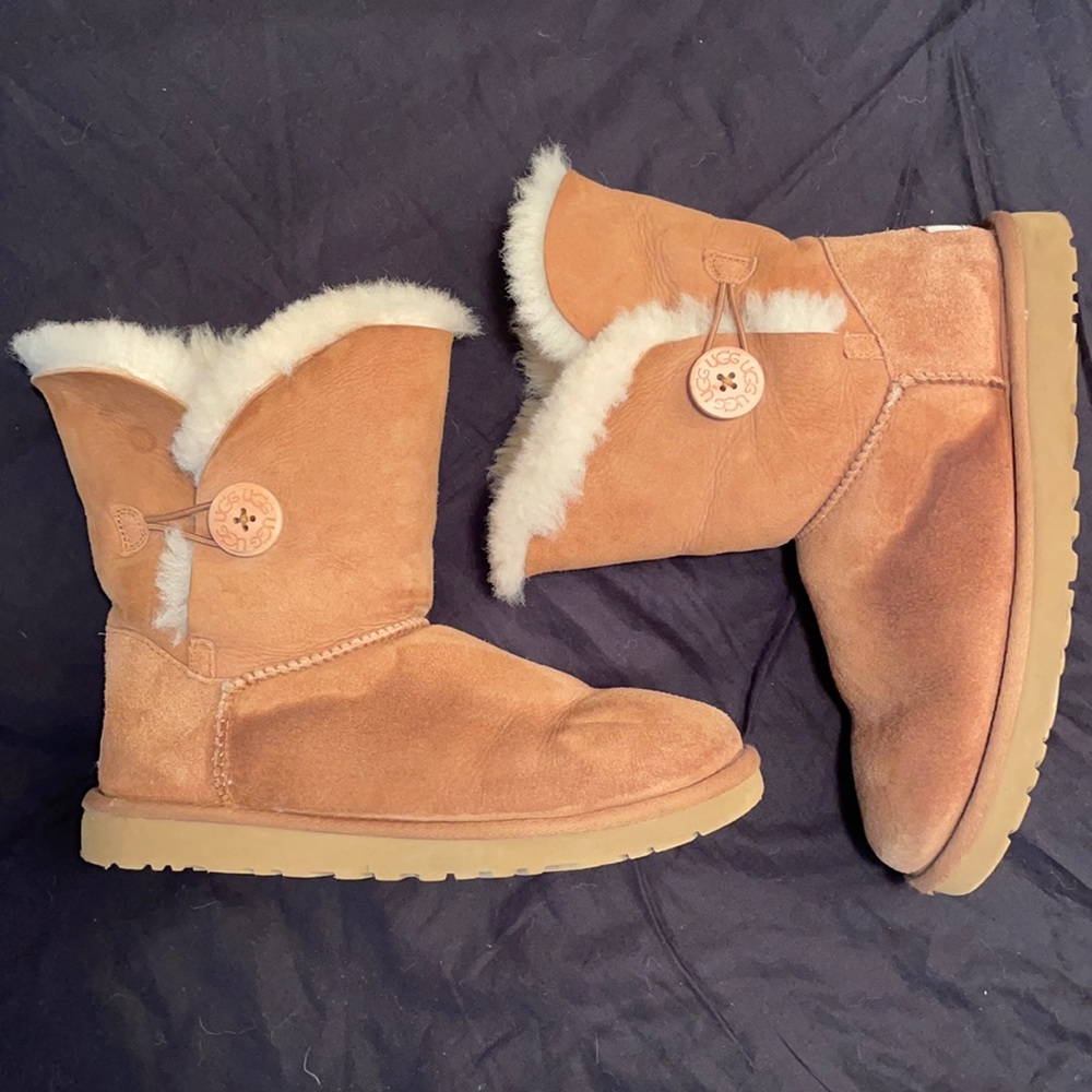 UGG Women’s Bailey Button Boots Size 9
